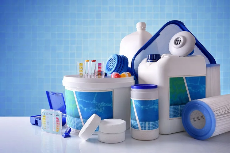 Productos químicos y accesorios para piscina